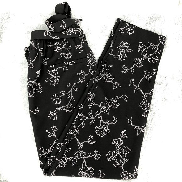 Reitmans | Tie Front B&W Floral Ankle Pants (s 8) - Picture 1 of 4